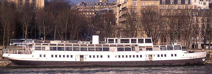  Nomadic on the River Seine
